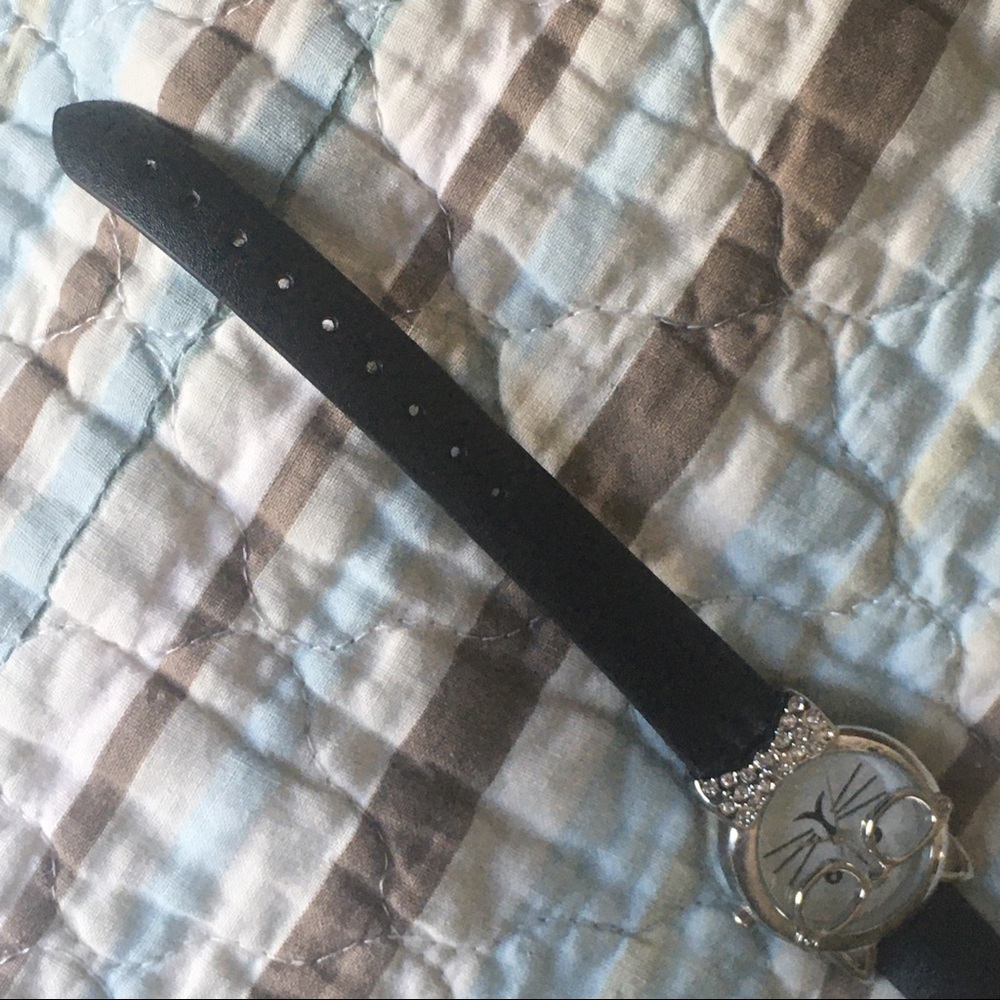Cat Face Crystal Bow Leather Strap Watch - Black - Picture 3 of 4